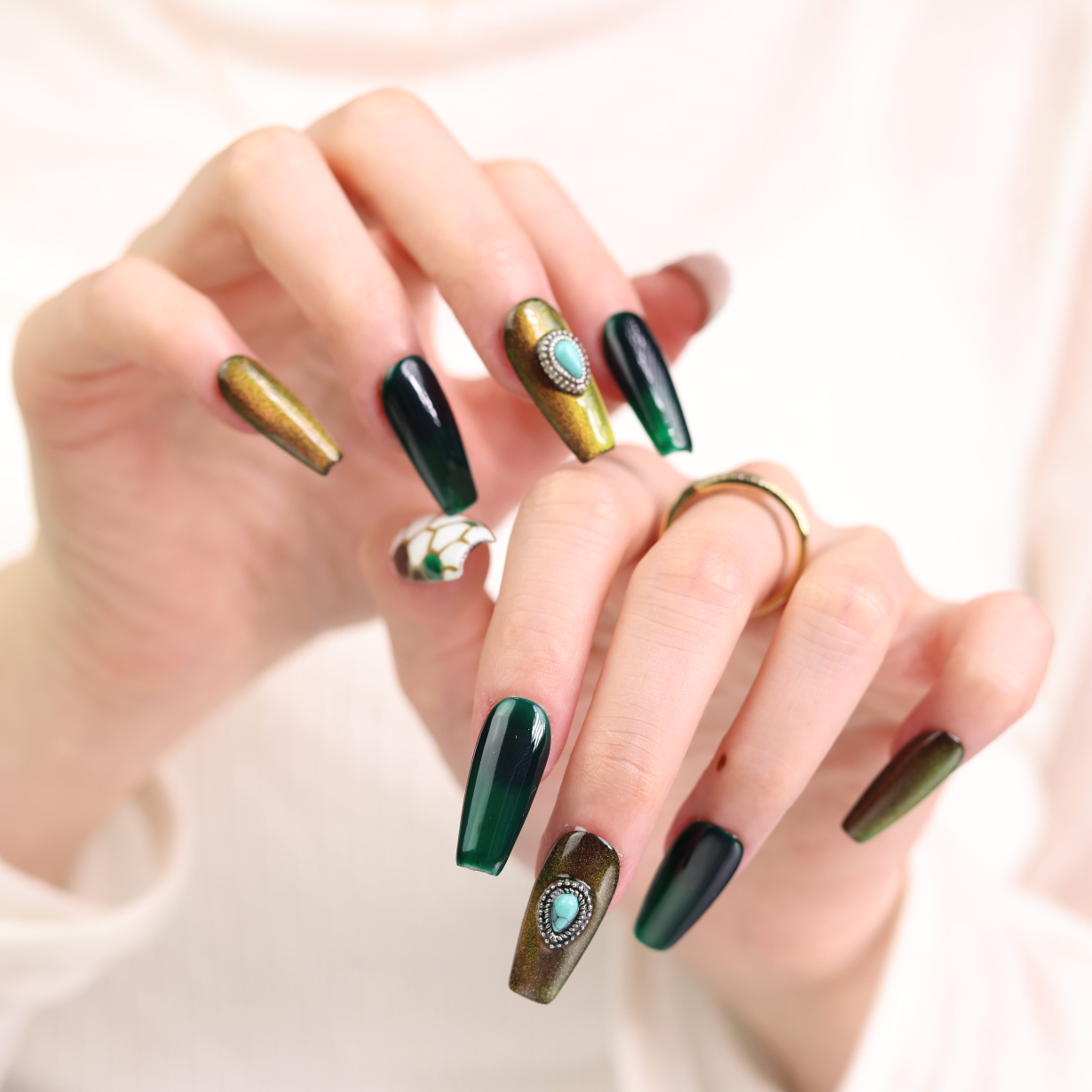 Charmystere Official Opulent golden olive snake eyes design Handmade Press-On Nails Gift Set with Nail Beauty Tools Bag