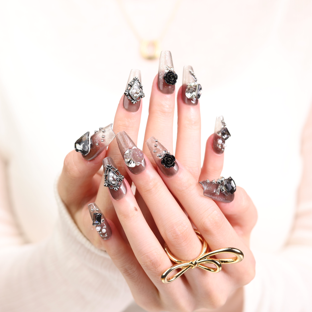 Black Rose – Elegant Press-On Nails