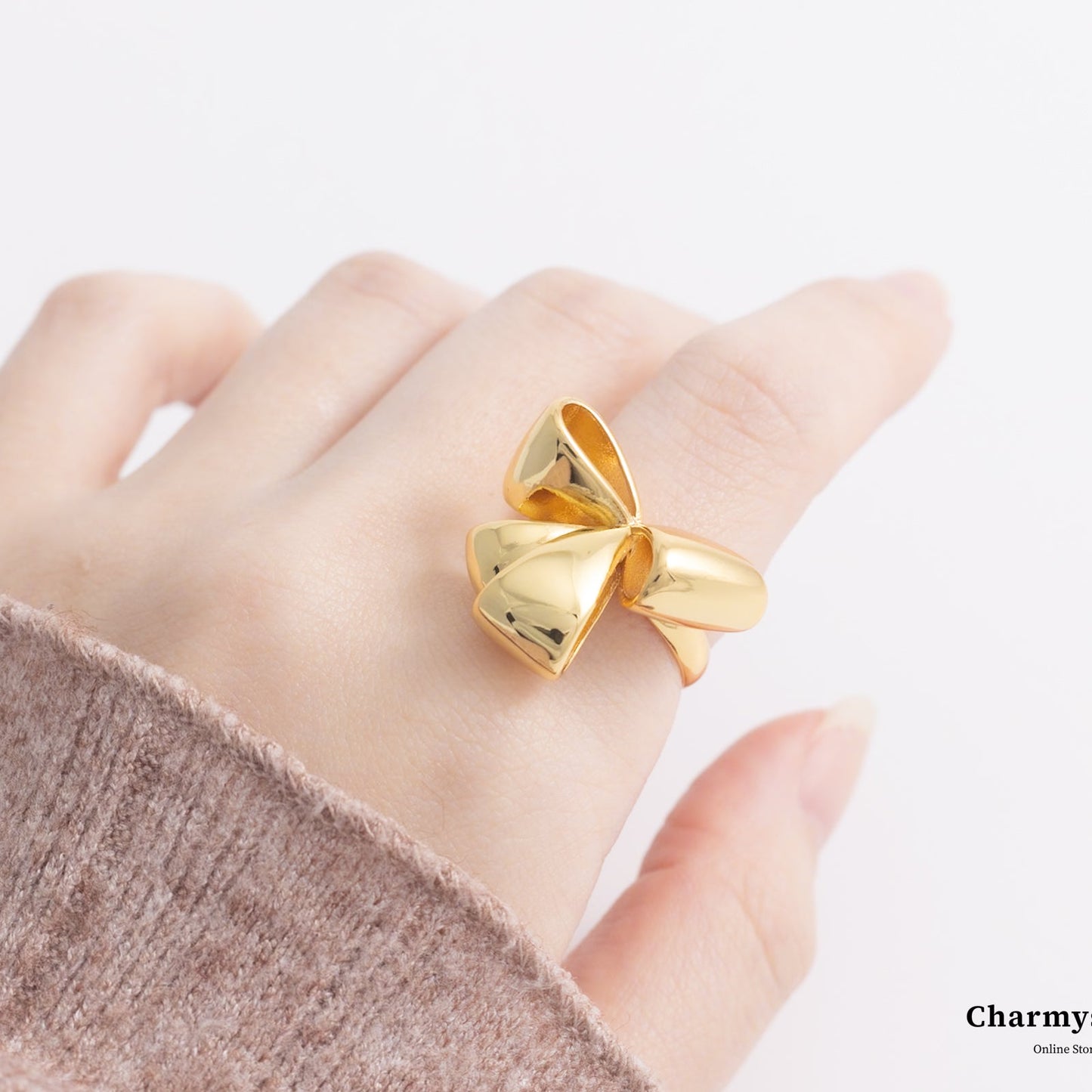 Charmystere Gold Bow Ring – Butterfly Knot Design